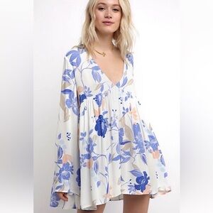 🏷️ Free People Bella Printed Tunic Dress XS Blue White Flower Vneck Longsleeve